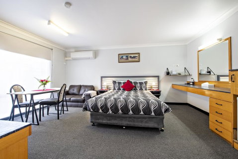 Shearing Shed Motor Inn - Accommodation Resorts 3