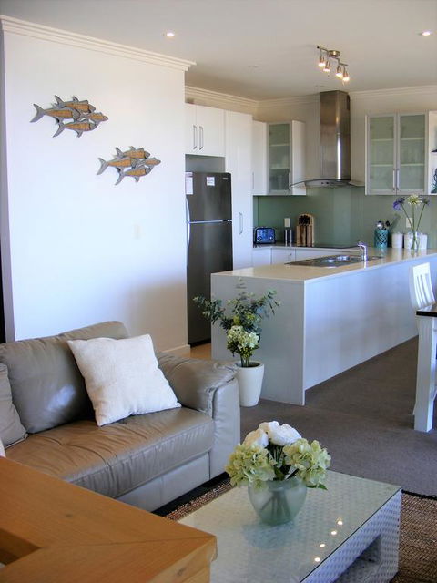 Shearwaters Apartment, Ocean Views - Accommodation Resorts 3