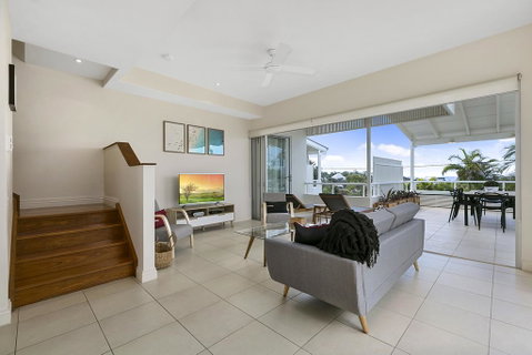 Silver, Sunrise Beach - Accommodation Resorts 1