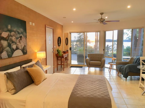 SilverWaters Waterfront Accommodation - Accommodation Resorts 1