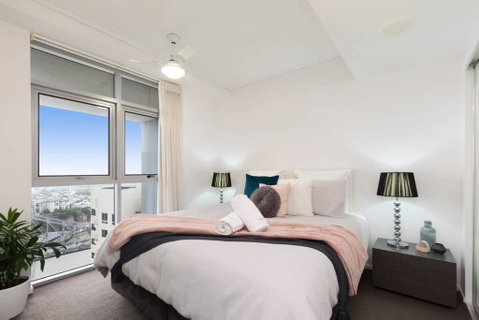 SK1 - Spotless 2BR SkyHome Long Stays Welcome - Accommodation Resorts 2