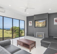 Skenes Retreat - views of the ocean from the deck - Accommodation Resorts