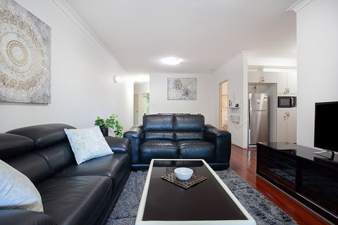Spacious Family Apartment Close To Olympic Park - Accommodation Resorts 1
