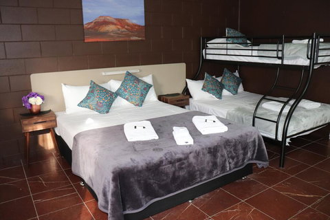 Spanish Lace Motor Inn - Accommodation Resorts 1
