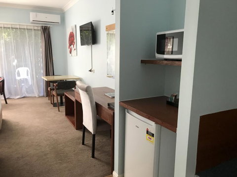 Springwood Motor Inn - Accommodation Resorts 3