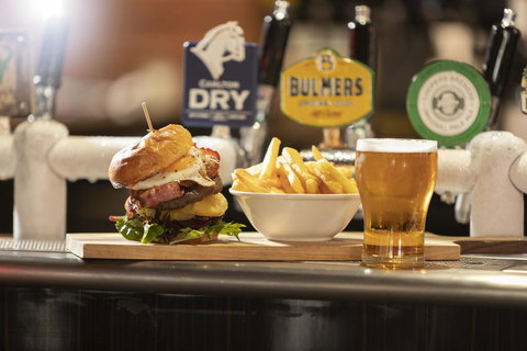 Statesman Hotel - Accommodation Resorts 3