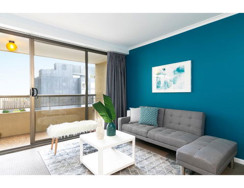 Striking And Super Convenient Studio With Balcony - Accommodation Resorts 3