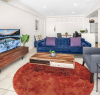 Stylish 2-Bed Apartment with Sweeping River Views - Accommodation Resorts