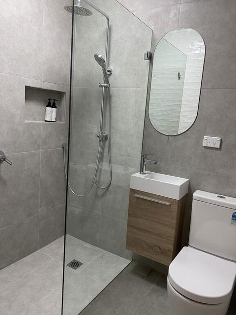 Stylish And Spacious Beach Apartment - Accommodation Resorts 1