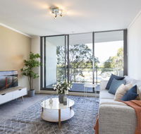 Stylish apartment minutes from city and airport - Accommodation Resorts