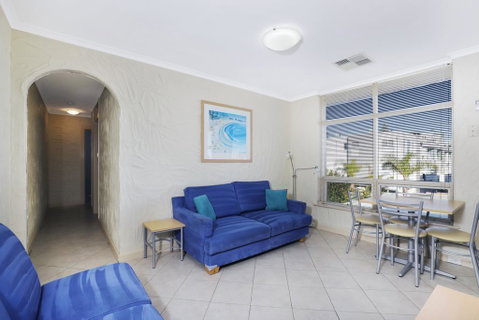 Stylish Comfortable 2 Bdrm Glenelg North - Accommodation Resorts 2