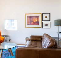 Stylish Warehouse Convert 2 Bedroom Apartment - Accommodation Resorts