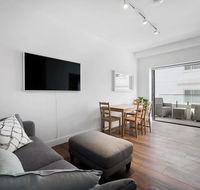 Sunlit 1 Bedroom Apartment right at Bondi Beach - Accommodation Resorts
