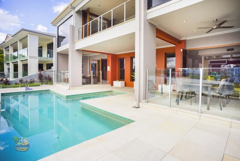 Sunset Circle At The Cove - Accommodation Resorts 2