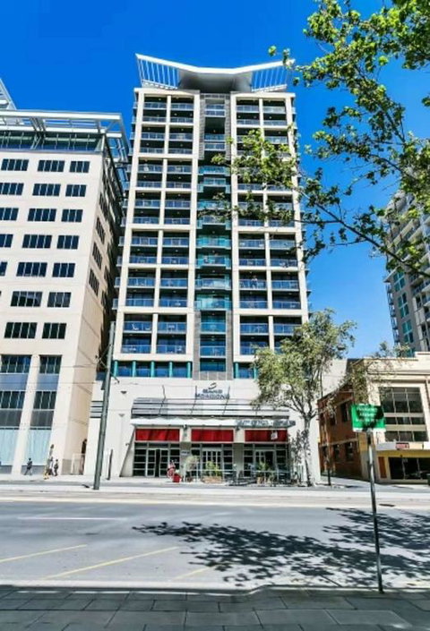 Super Luxurious Apartment On North Terrace - Accommodation Resorts 3