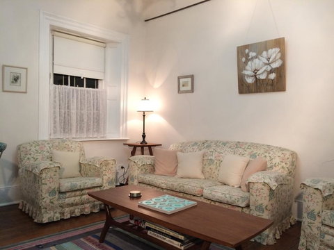 Surgeon's Cottage - Accommodation Resorts 1