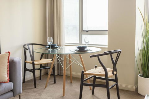 Sydney CBD 1 Bedroom Self-Contained Apartment With Spectacular Sydney Harbour View (1312 BRG) - Accommodation Resorts 3