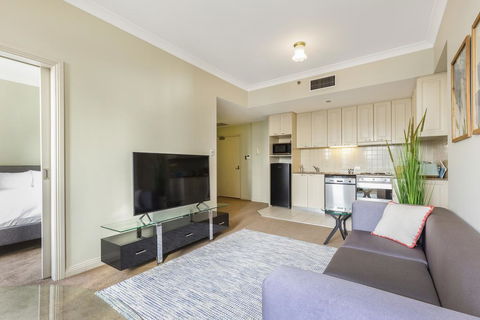Sydney CBD 1 Bedroom Self-Contained Apartment With Spectacular Sydney Harbour View (1312 BRG) - Accommodation Resorts 1