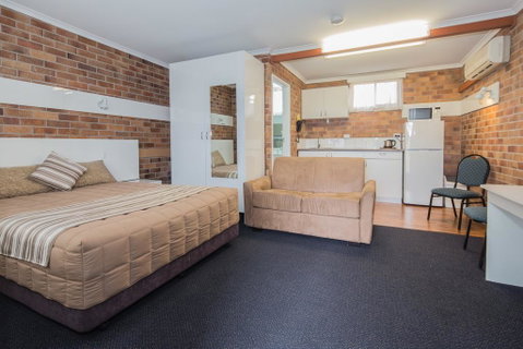 Tally Ho Motor Inn - Accommodation Resorts 0