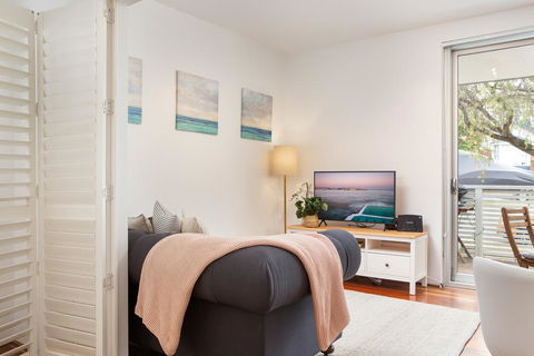 Tasteful Apartment With Balcony In Cammeray - Accommodation Resorts 1