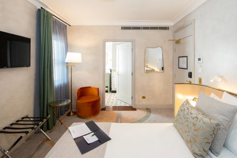 Tattersalls Hotel - Accommodation Resorts 1