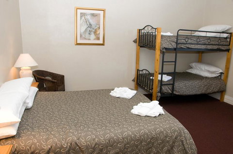 The Alpine Hotel - Accommodation Resorts 2