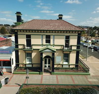 The Bank Guesthouse Glen Innes