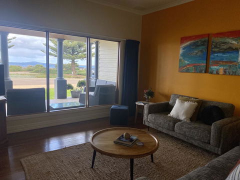 The Beach House & Villas - Accommodation Resorts 2