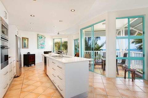 The Beach Shack 3BR Waterfront Resort, Own WIFI - Accommodation Resorts 1