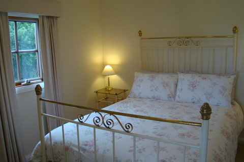 Buttons Cottage For Canyon & Rain Forest Walks With In House Dining - Accommodation Resorts 10