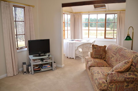 Buttons Cottage For Canyon & Rain Forest Walks With In House Dining - Accommodation Resorts 15