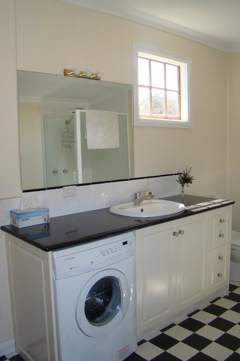 Buttons Cottage For Canyon & Rain Forest Walks With In House Dining - Accommodation Resorts 17