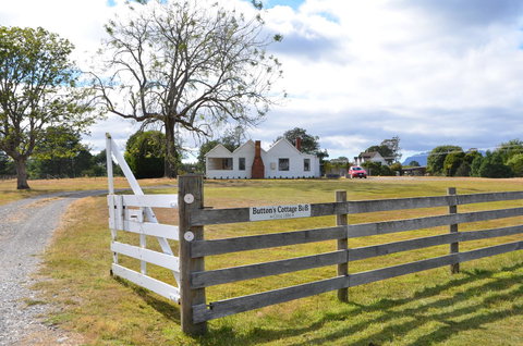 Buttons Cottage For Canyon & Rain Forest Walks With In House Dining - Accommodation Resorts 1