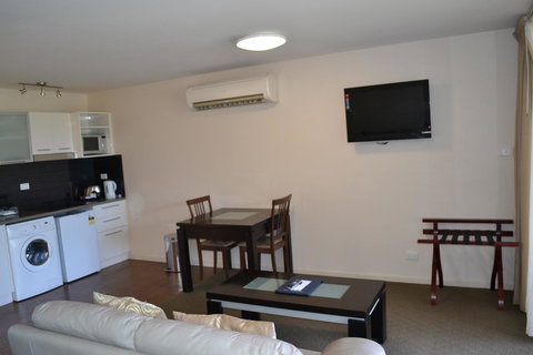Lufra Hotel And Apartments - Accommodation Resorts 21