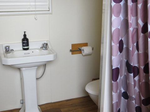 The Cabin 96 - Accommodation Resorts 18