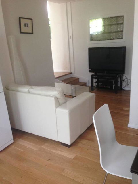 Hobart Colonial Apartment - Accommodation Resorts 6