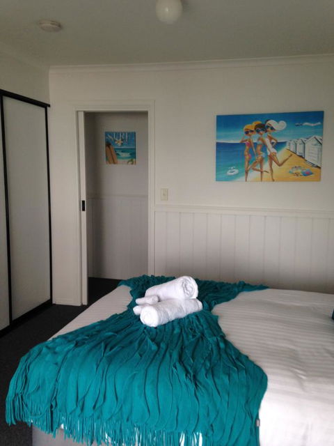 KINGFISHER COTTAGE Beachfront At The Binalong Bay - Accommodation Resorts 25