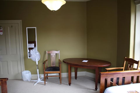 The Tasmanian Inn - Accommodation Resorts 28