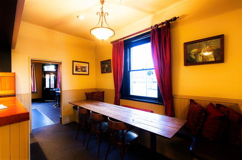 The Tasmanian Inn - Accommodation Resorts 38