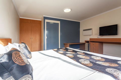 Black Buffalo - Accommodation Resorts 3