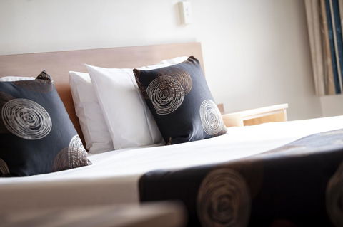 Black Buffalo - Accommodation Resorts 5