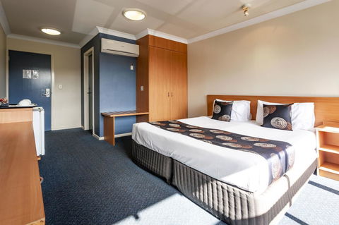 Black Buffalo - Accommodation Resorts 10