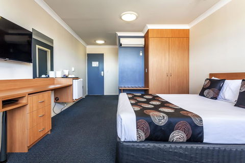 Black Buffalo - Accommodation Resorts 4