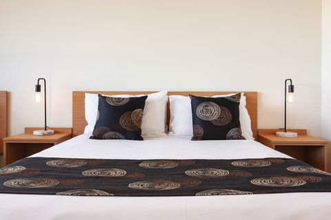 Black Buffalo - Accommodation Resorts 2