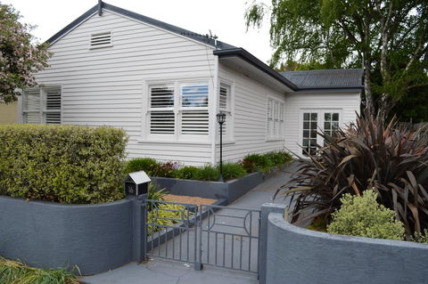 Lyttleton Cottage - Accommodation Resorts 16