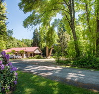 Avalon House - Accommodation Resorts