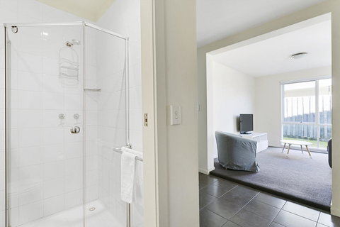 Front Beach House - Accommodation Resorts 23