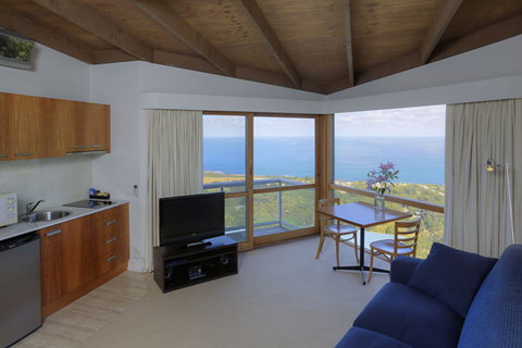 Chris\'s Beacon Point Restaurant & Villas - Accommodation Resorts 5