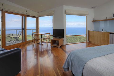Chris\'s Beacon Point Restaurant & Villas - Accommodation Resorts 2