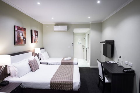 Best Western Melbourne Airport - Accommodation Resorts 17